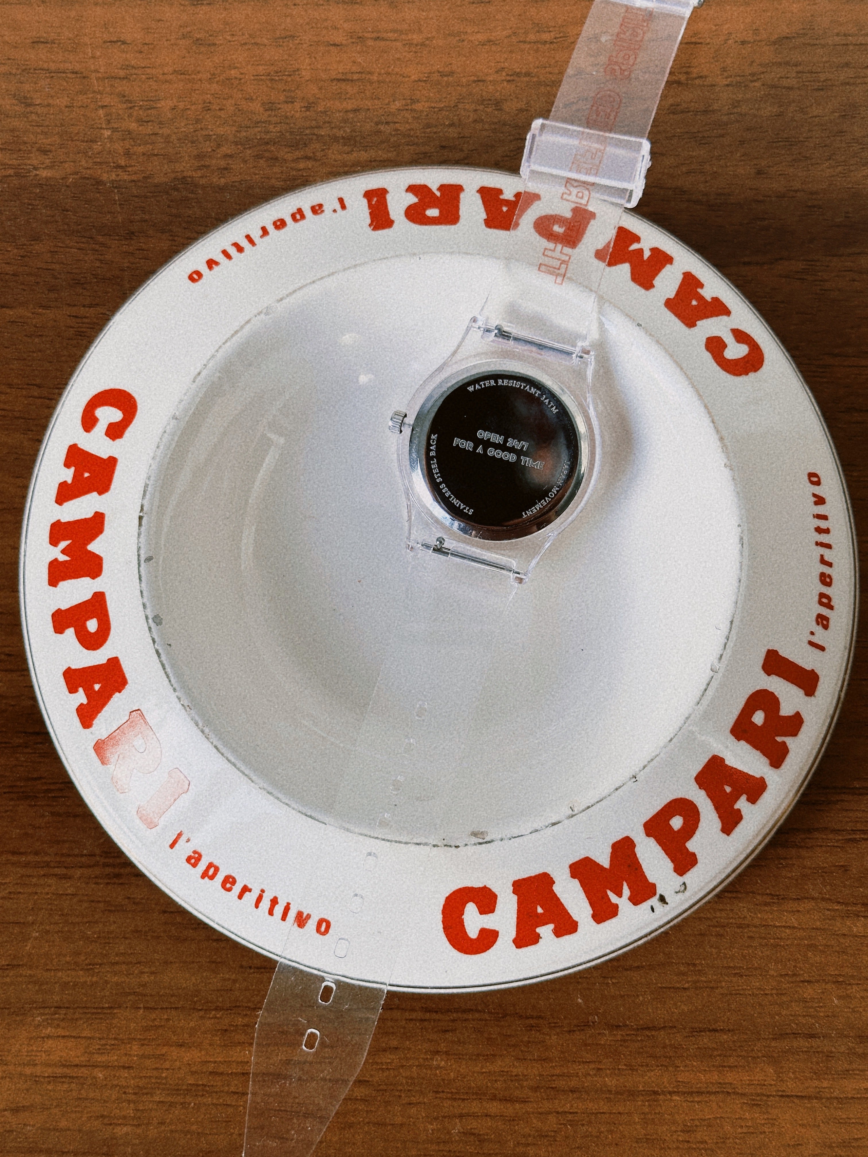 Negroni o'clock - Watch - The Refined Spirit
